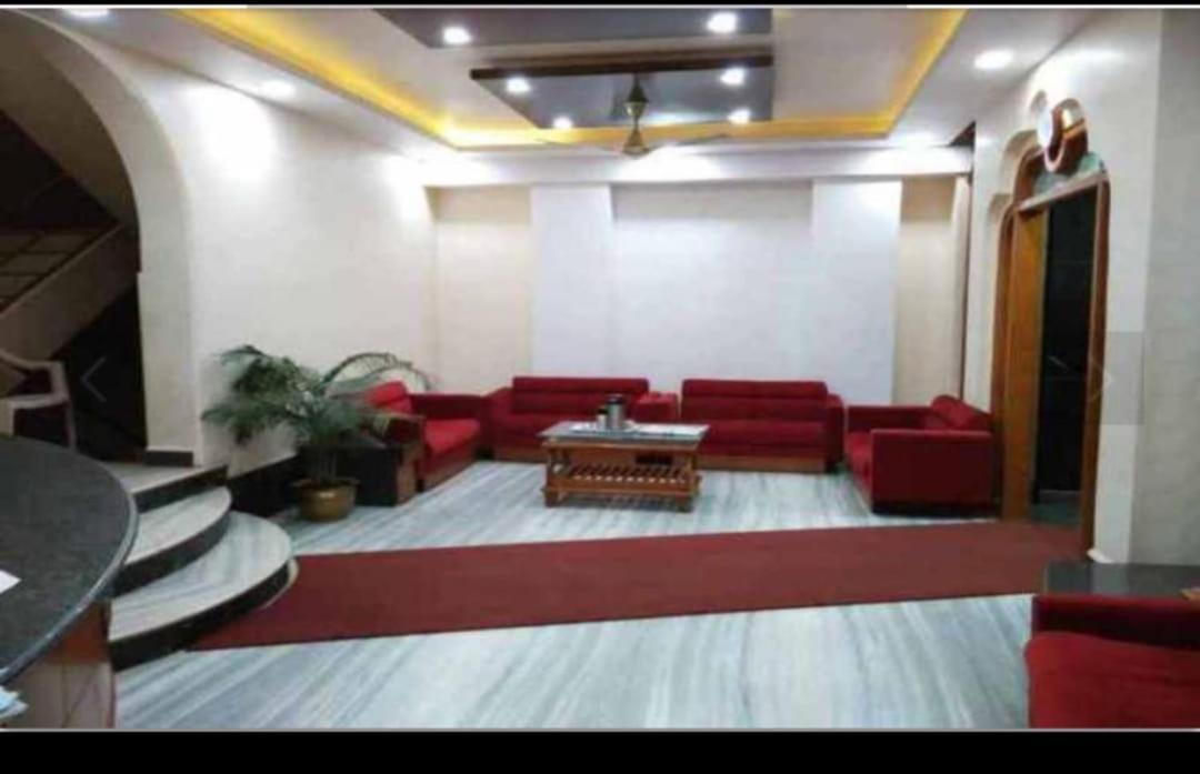 Hotel Rajwada International เบลกวม ภายนอก รูปภาพ